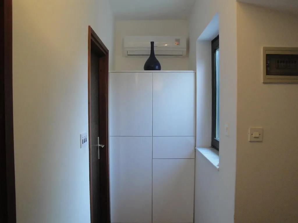 Holiday Home Mirna Sušica 0*,